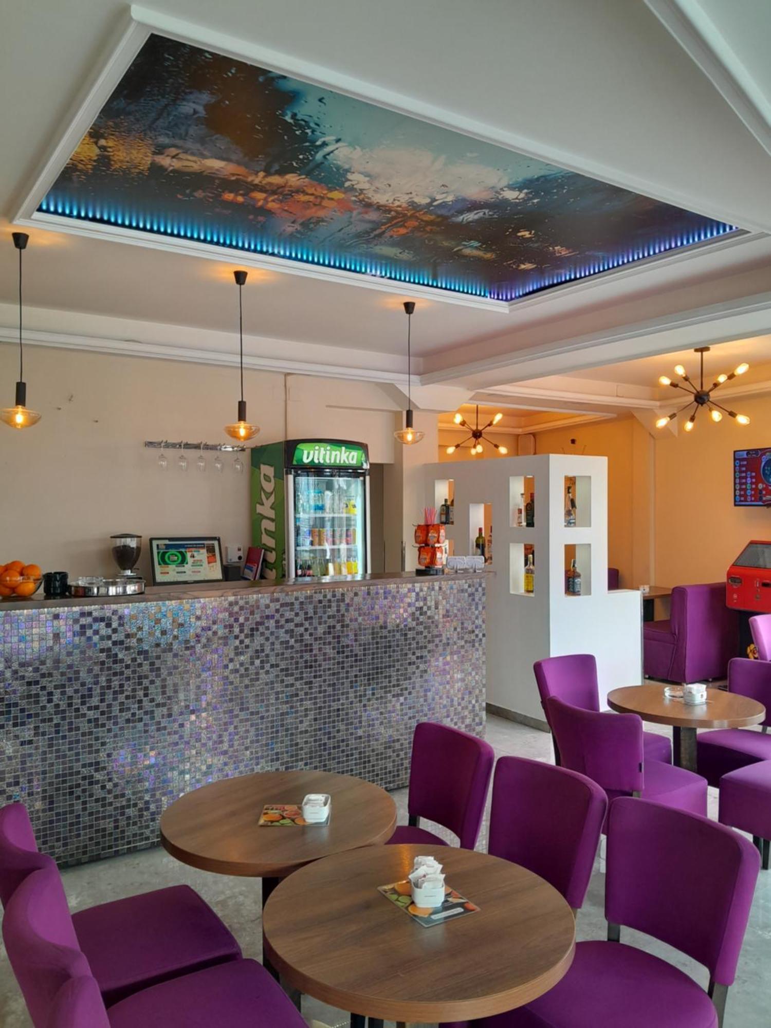 Hotel Victoria Lukavica Екстериор снимка