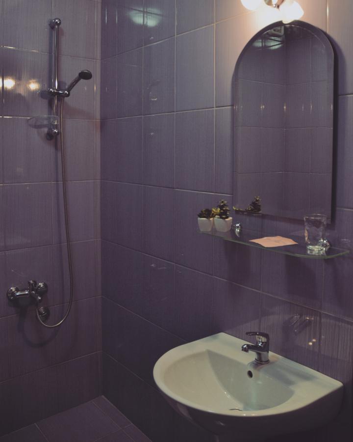 Hotel Victoria Lukavica Екстериор снимка