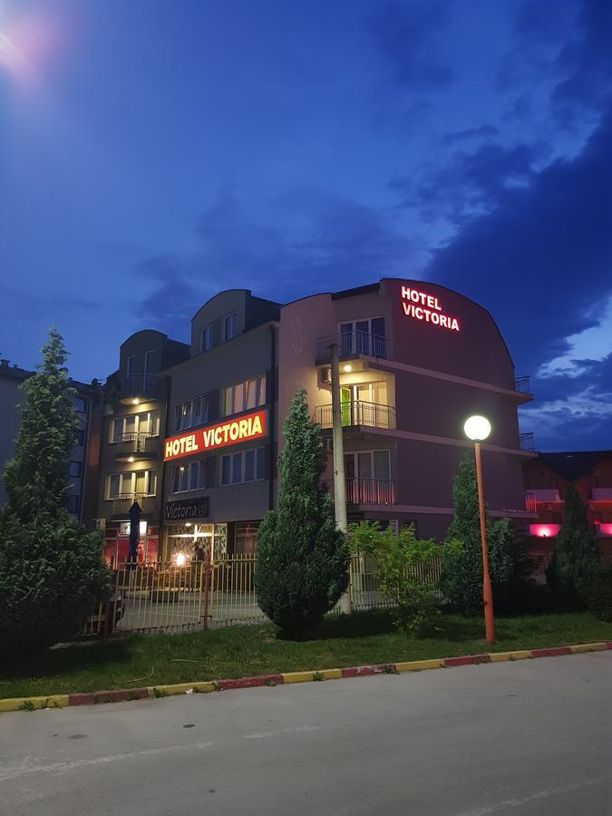 Hotel Victoria Lukavica Екстериор снимка
