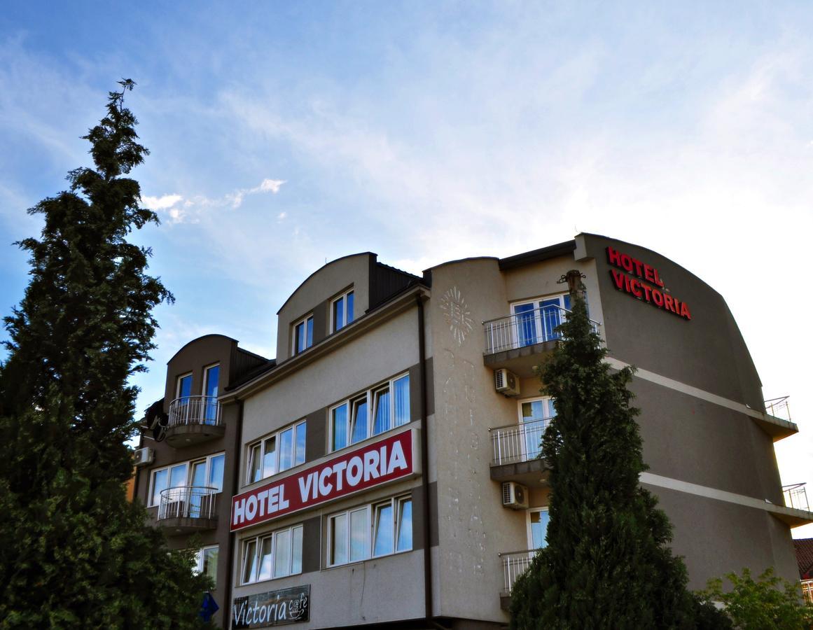 Hotel Victoria Lukavica Екстериор снимка