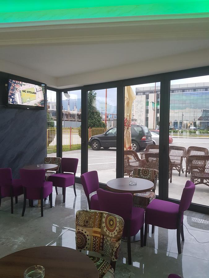 Hotel Victoria Lukavica Екстериор снимка