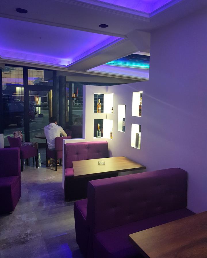 Hotel Victoria Lukavica Екстериор снимка